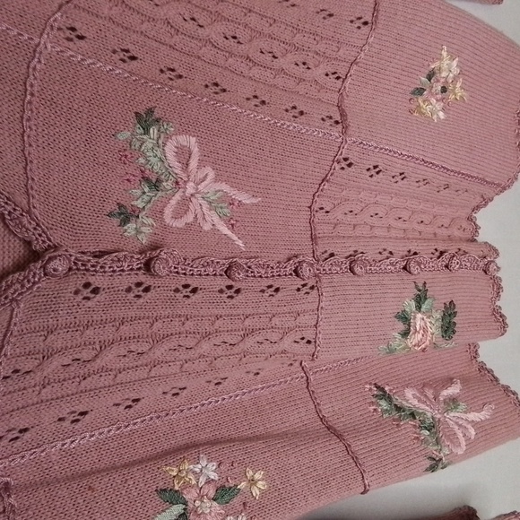 Vintage Sarah Morgan Embroidered mauve Knit Sweater - Picture 4 of 16